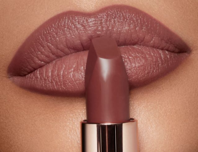 Ensuring Your Lipstick Stays Perfect All Day