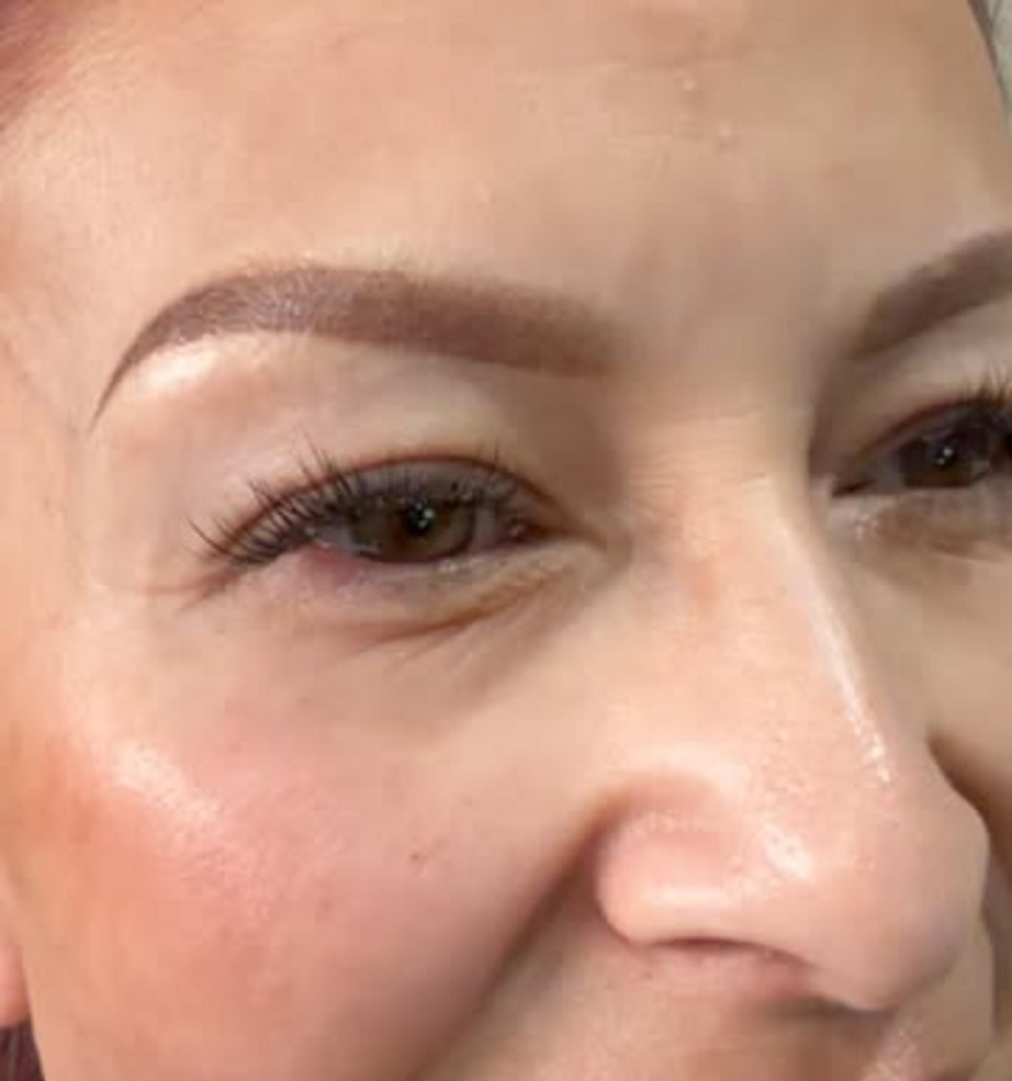 close up eyebrow microblading detail