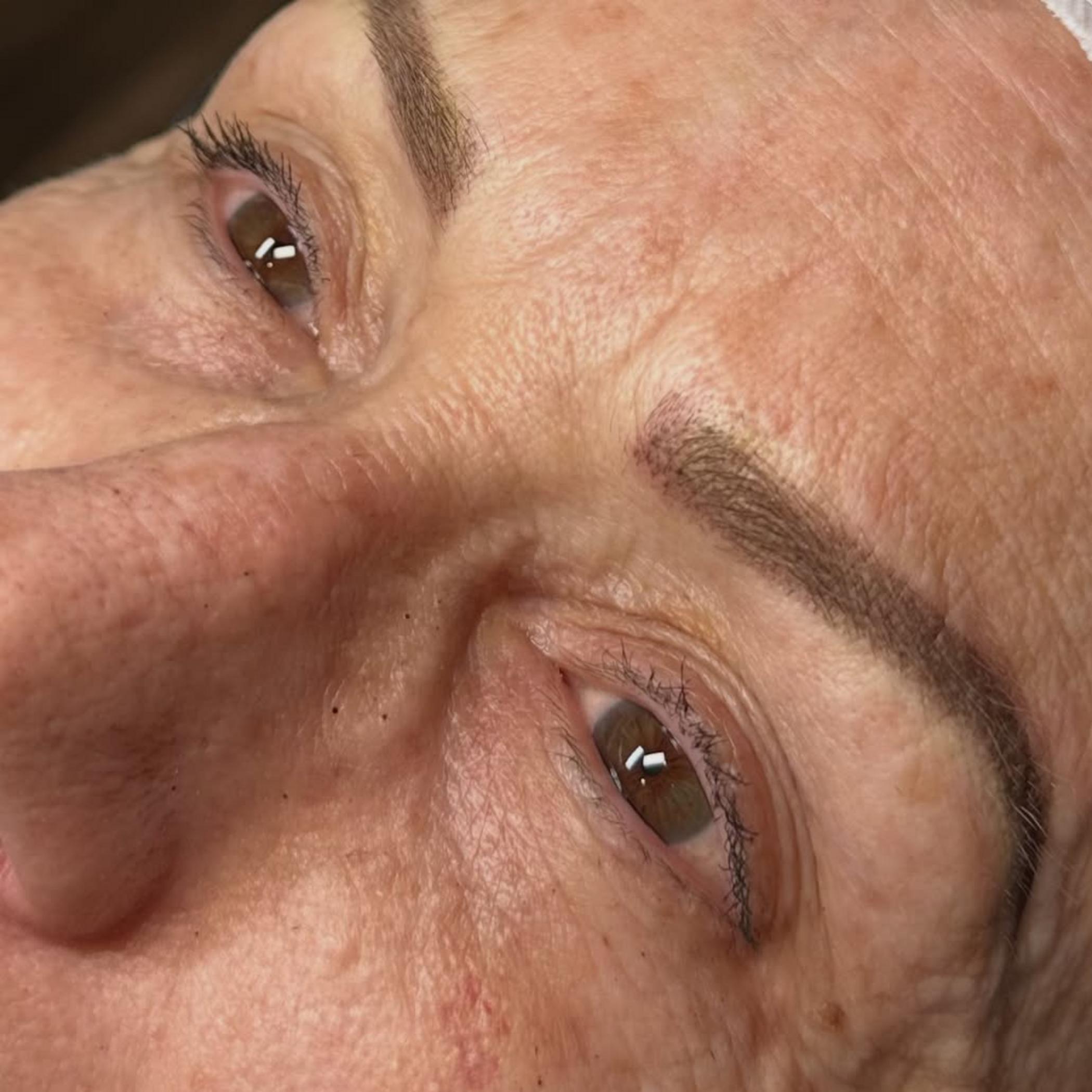 natural looking powder brows on textured skin
